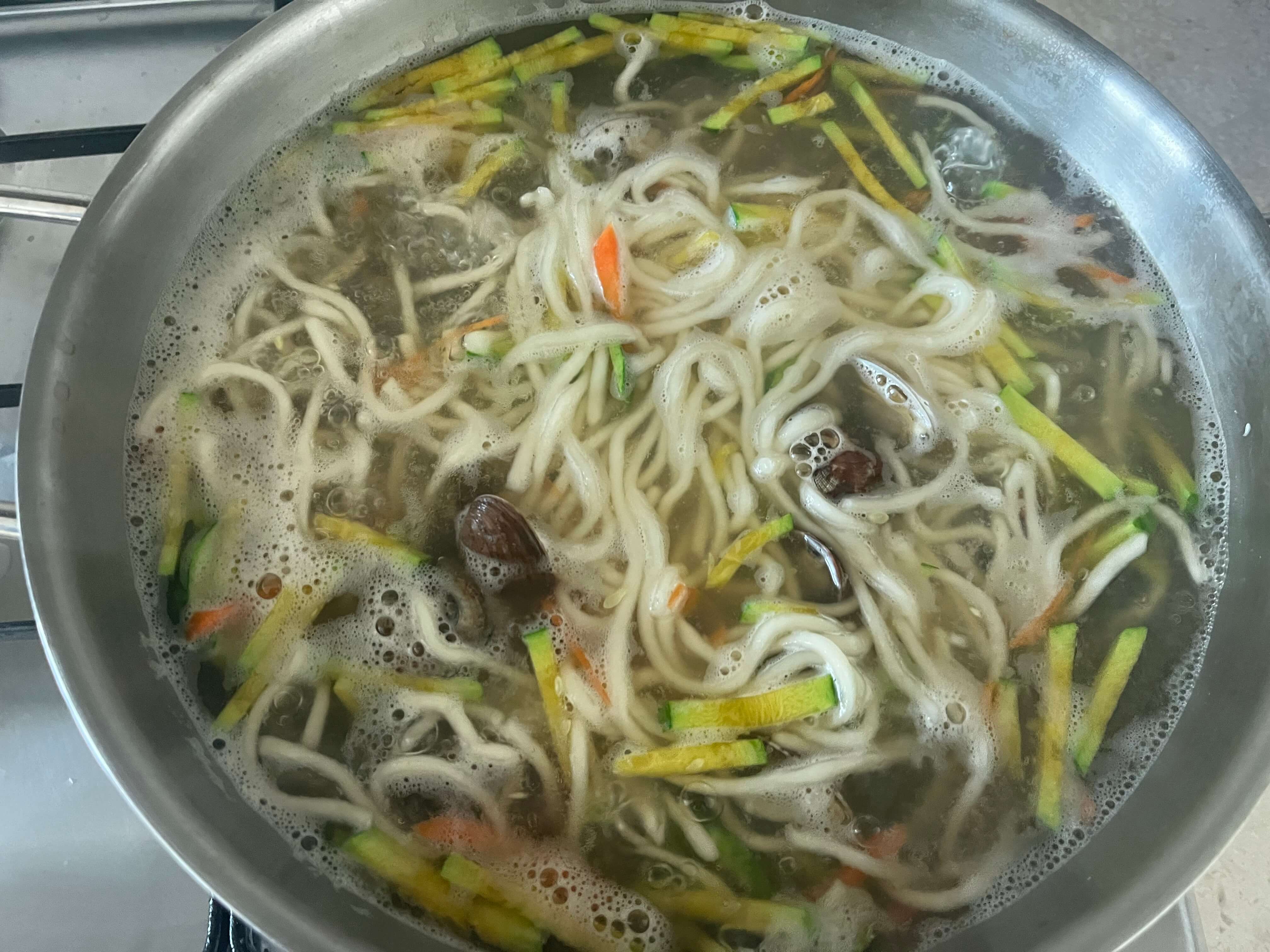 바지락칼국수_완성