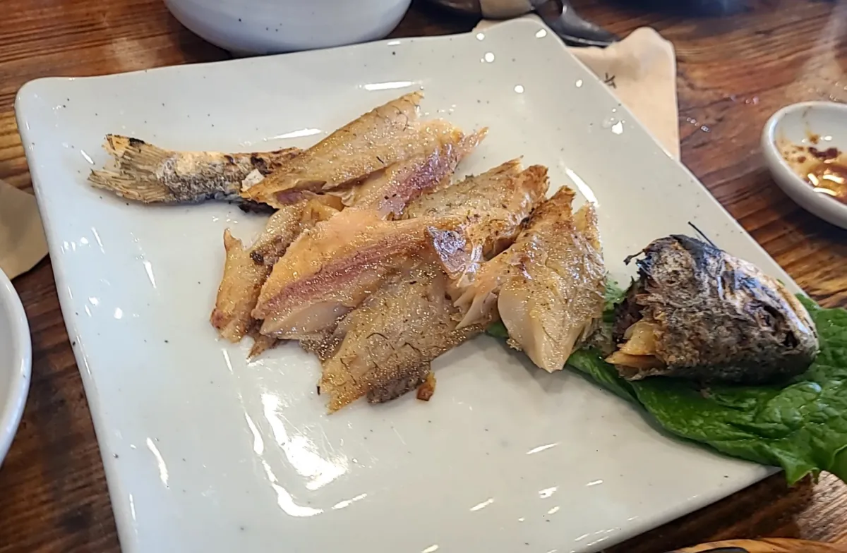 테이블위-보리굴비