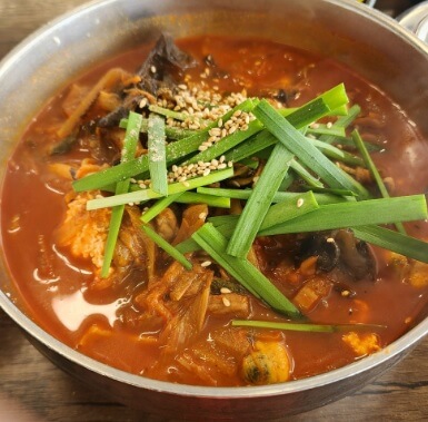 생방송투데이 한우물의 법칙 시흥시 오이도 짬뽕순두부 맛집 강릉짬뽕순두부