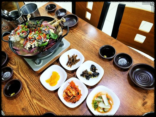 생생정보 - 대왕암 돌미역 닭국수집&amp;#44; 해산물과 닭이 빚어낸 특별한 맛