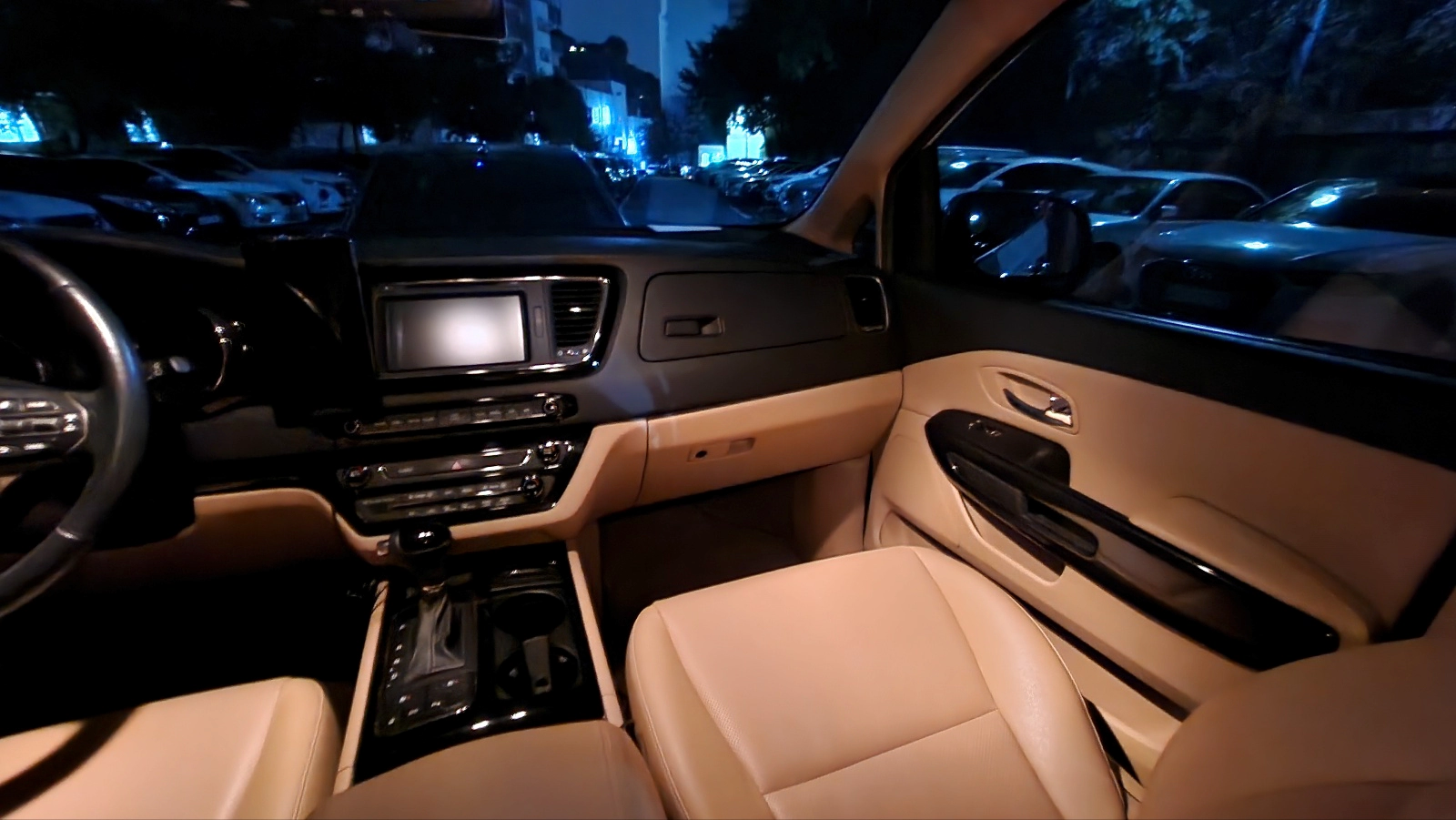 카니발 내부 세차 장난 아니다.