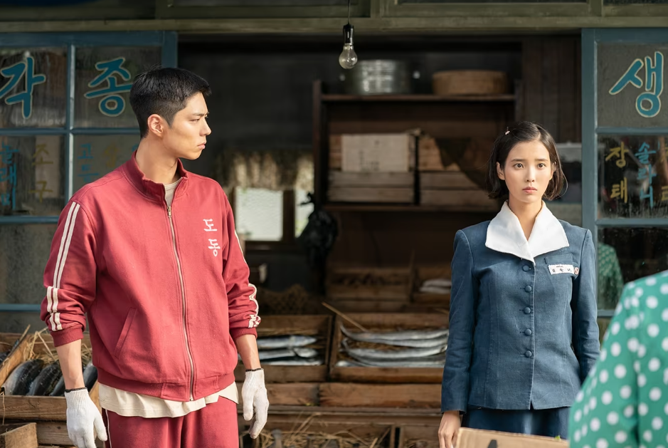 폭싹 속았수다의 등장인물 오애순역할의 아이유 와 강관식역의 박보검