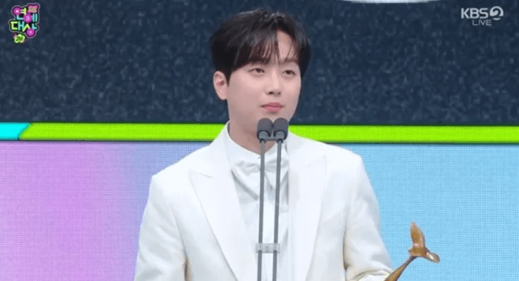 KBS-연예대상-이찬원-대상-수상