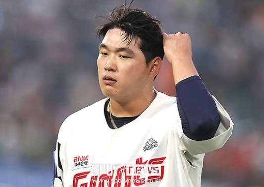 나균안 야구선수 프로필 나이 고향 학력 연봉 와이프 인스타 &amp;#124; 나균안 술자리 징계 이유