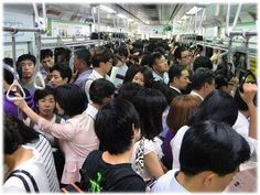 사람이-붐비는-지하철-지옥철