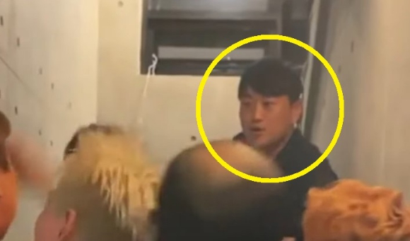 지난 22일 유튜브 채널 &lsquo;가로세로연구소&rsquo;에 '쇠파이프 조폭 김호중'라는 제목의 영상이 올라왔다. [사진=가로세로연구소 유튜브 캡쳐]