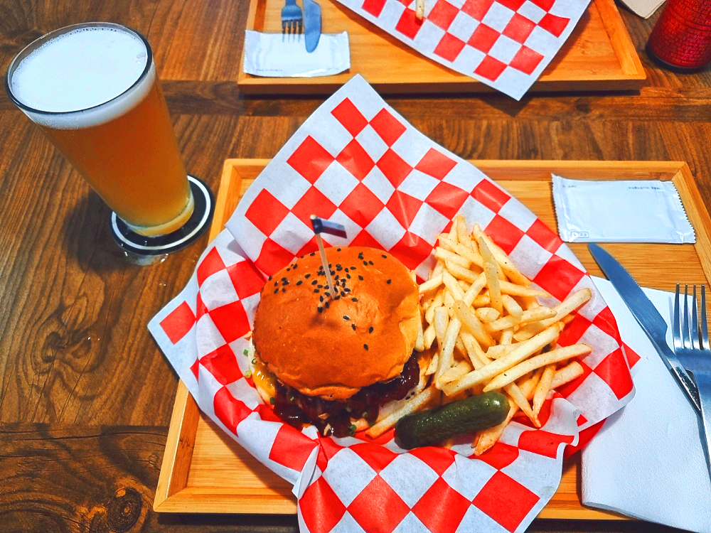 텍시아에서 시킨 햄버거