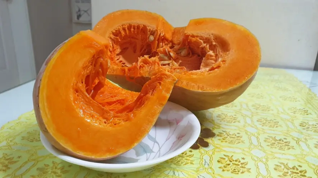 늙은 호박 자른 모습