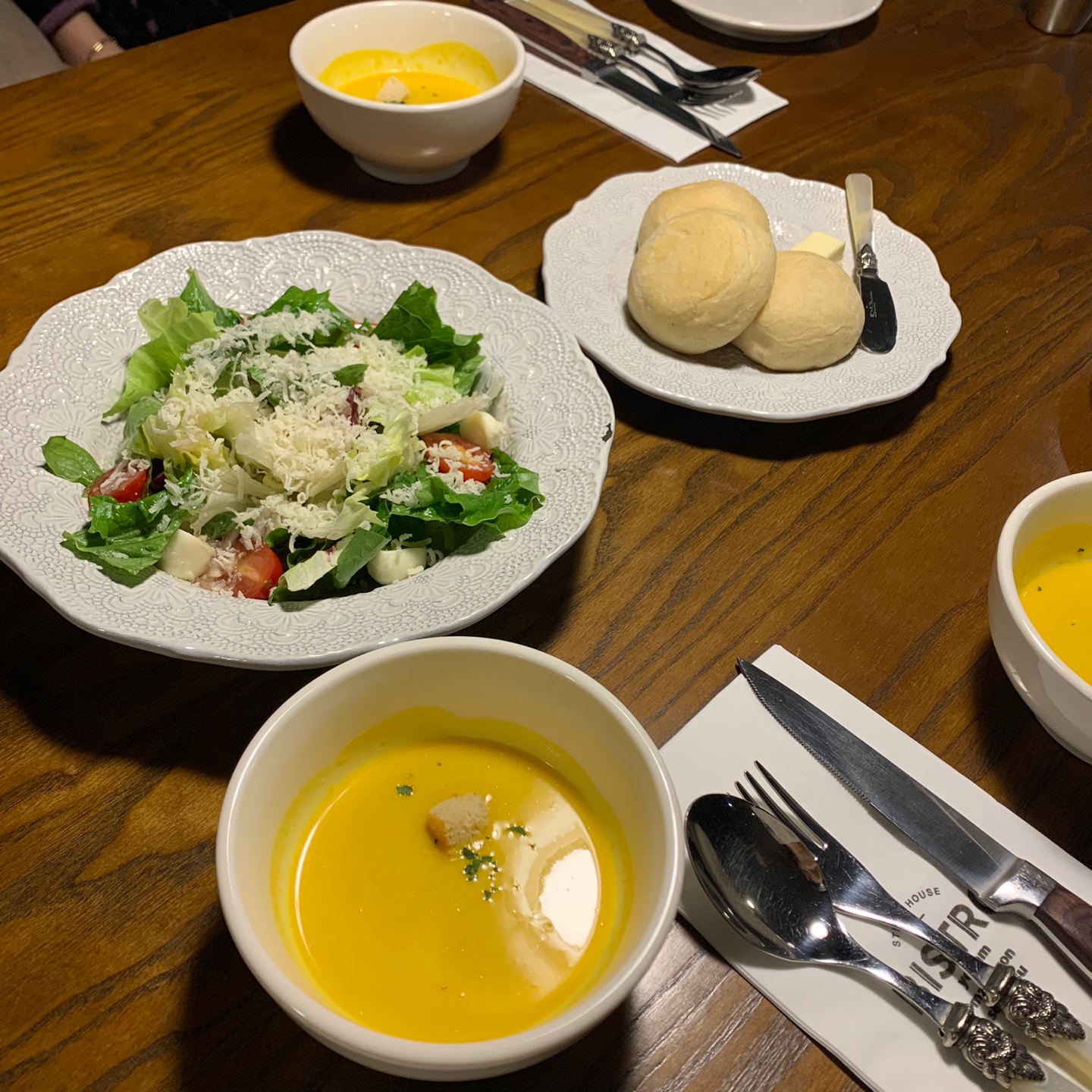 비스트로성수 샐러드