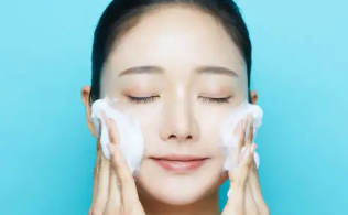 이중 세안의 올바른 순서&amp;#44; 피부 타입별 팁&amp;#44; 피해야 할 실수 총 정리 (2025 최신)