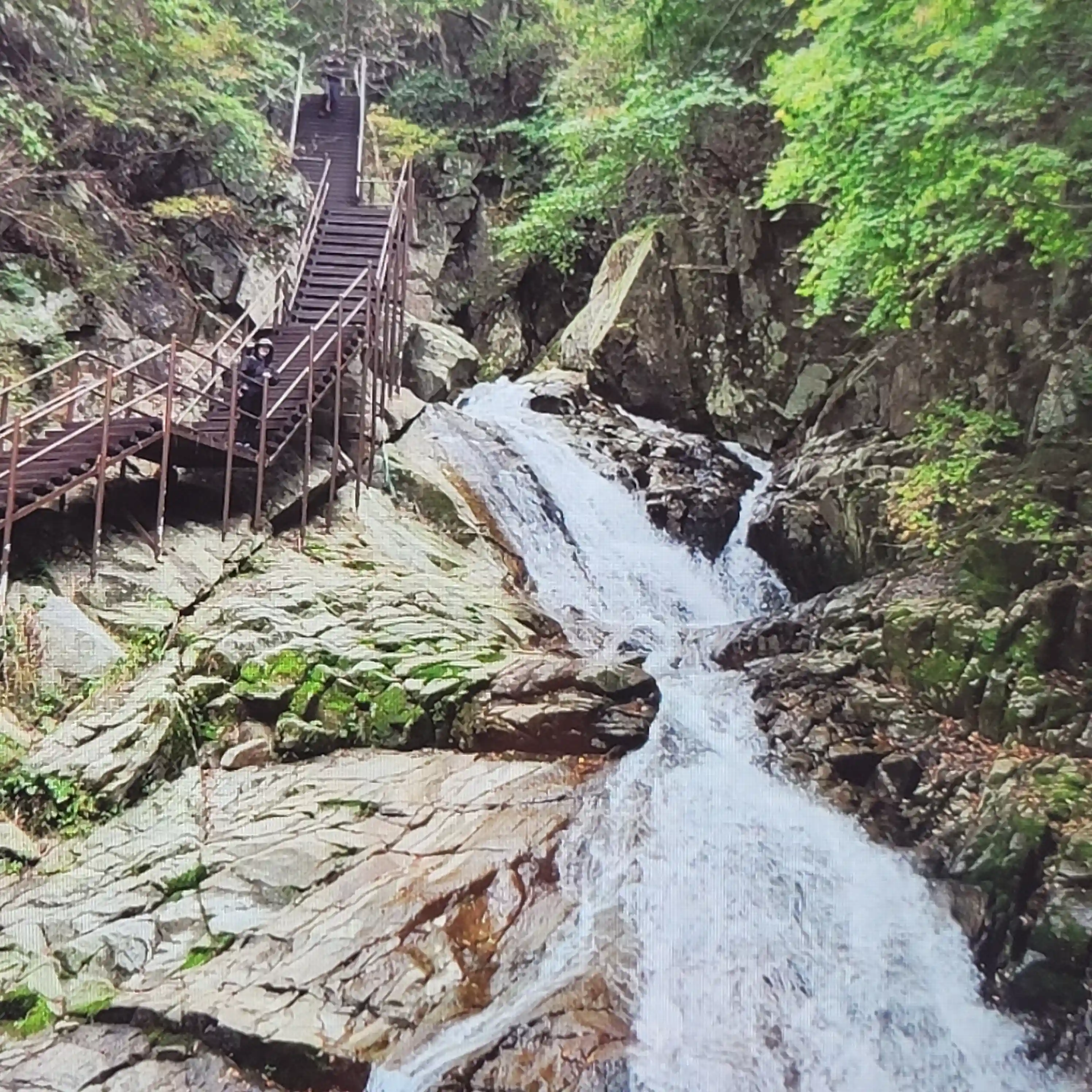 여름철 계곡산행지