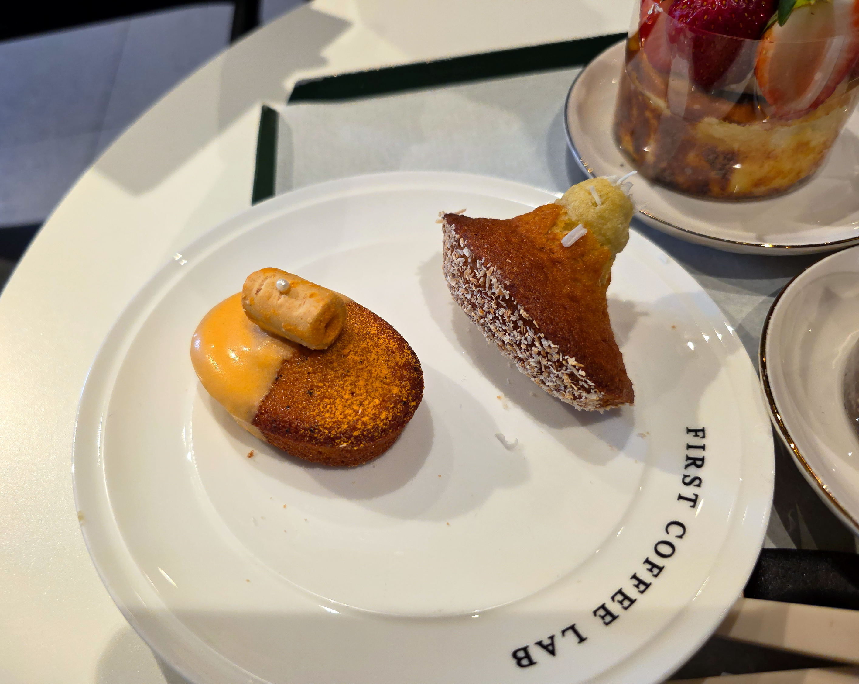 강남역퍼스트커피랩