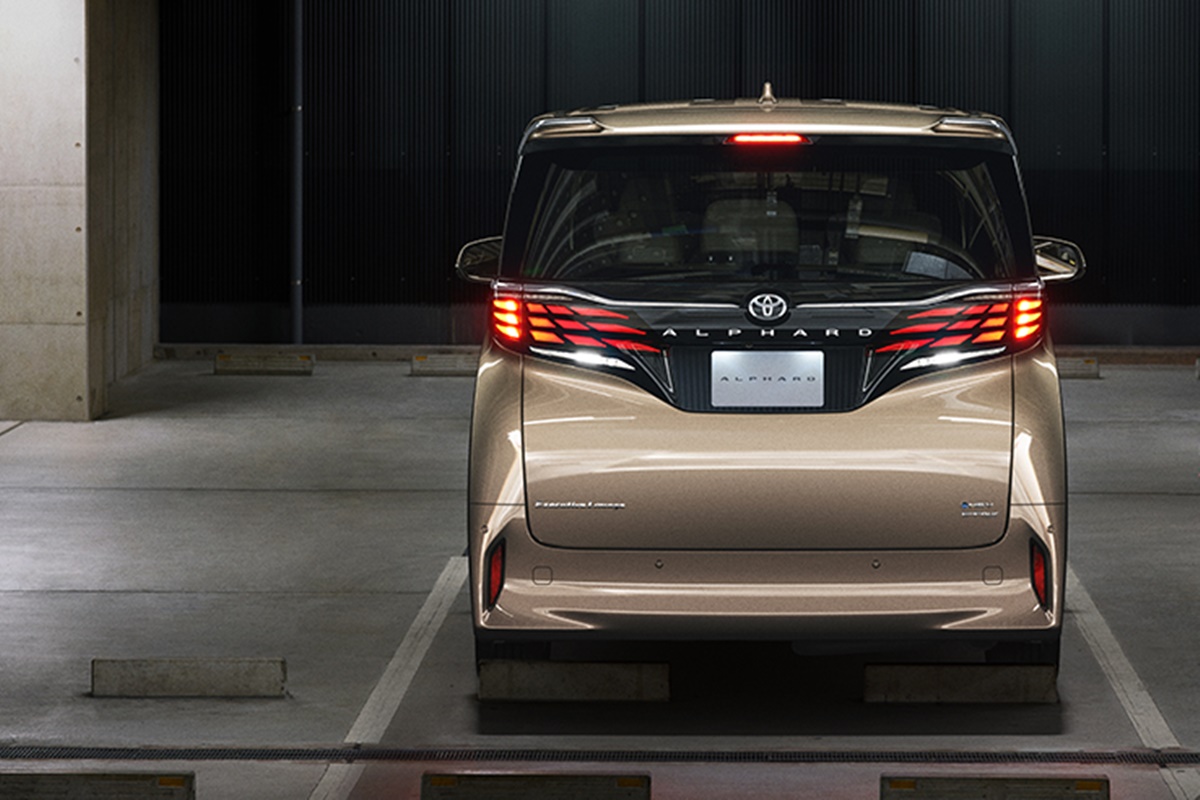 토요타 알파드 하이브리드