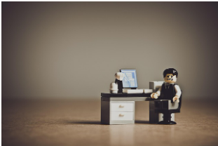 직장 내 정치와 권력 다루기: 효과적인 관계 관리법