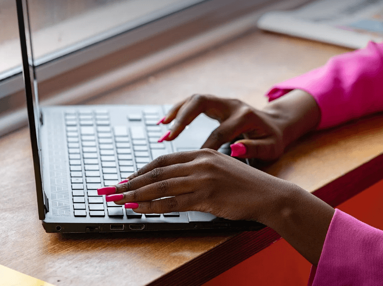 컴퓨터 사용 모습