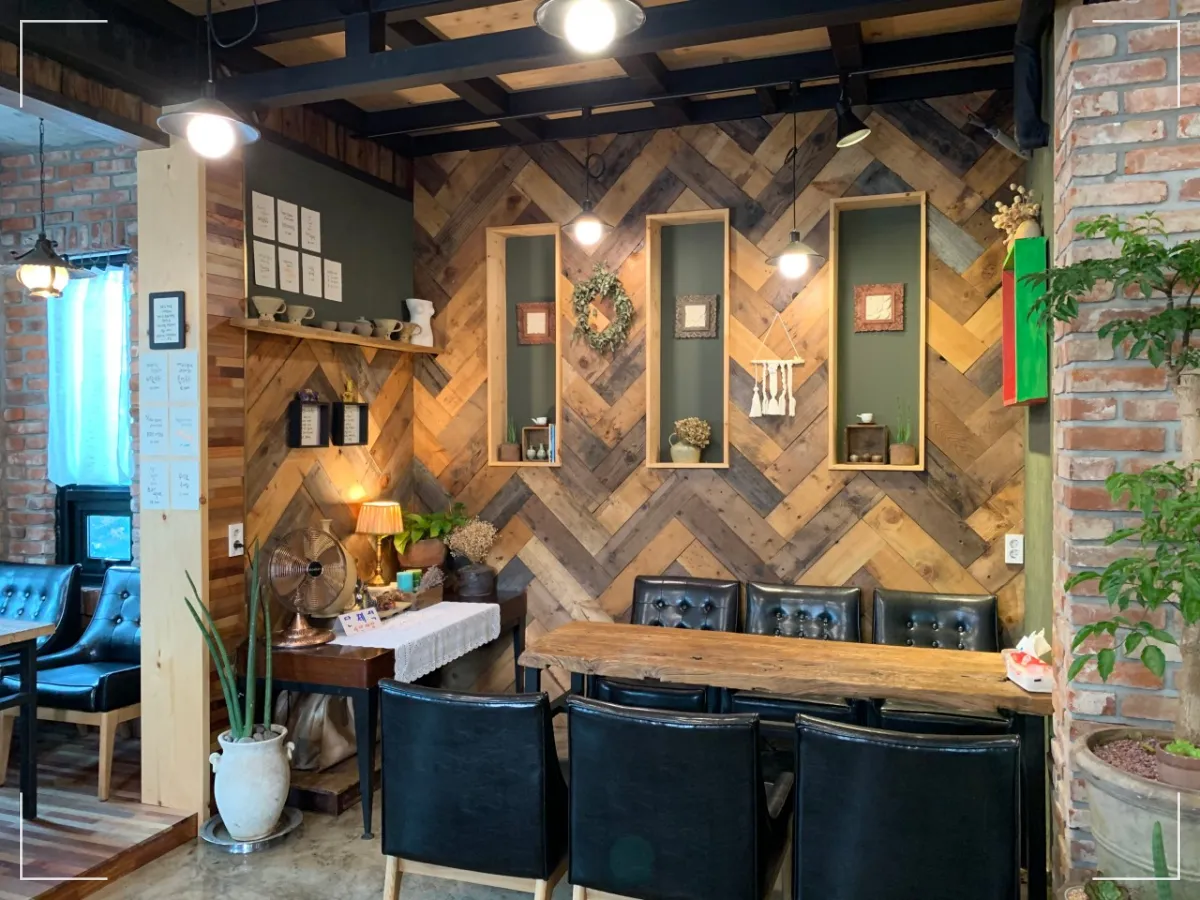우굼-제주도-애월-국수-성게 전복장 비빔밥-톳튀김 명란 비빔밥-톳-바릇국수-몰망국수-고기국수-해산물국수-내부