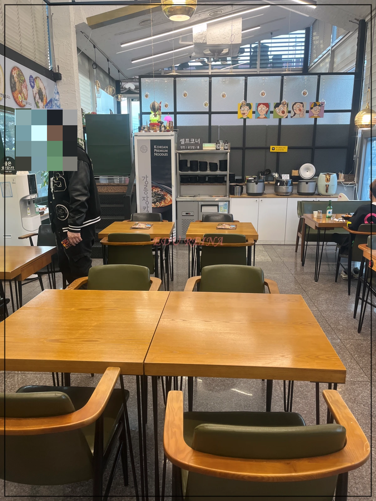 강릉장칼-파주심학산점-1층내부