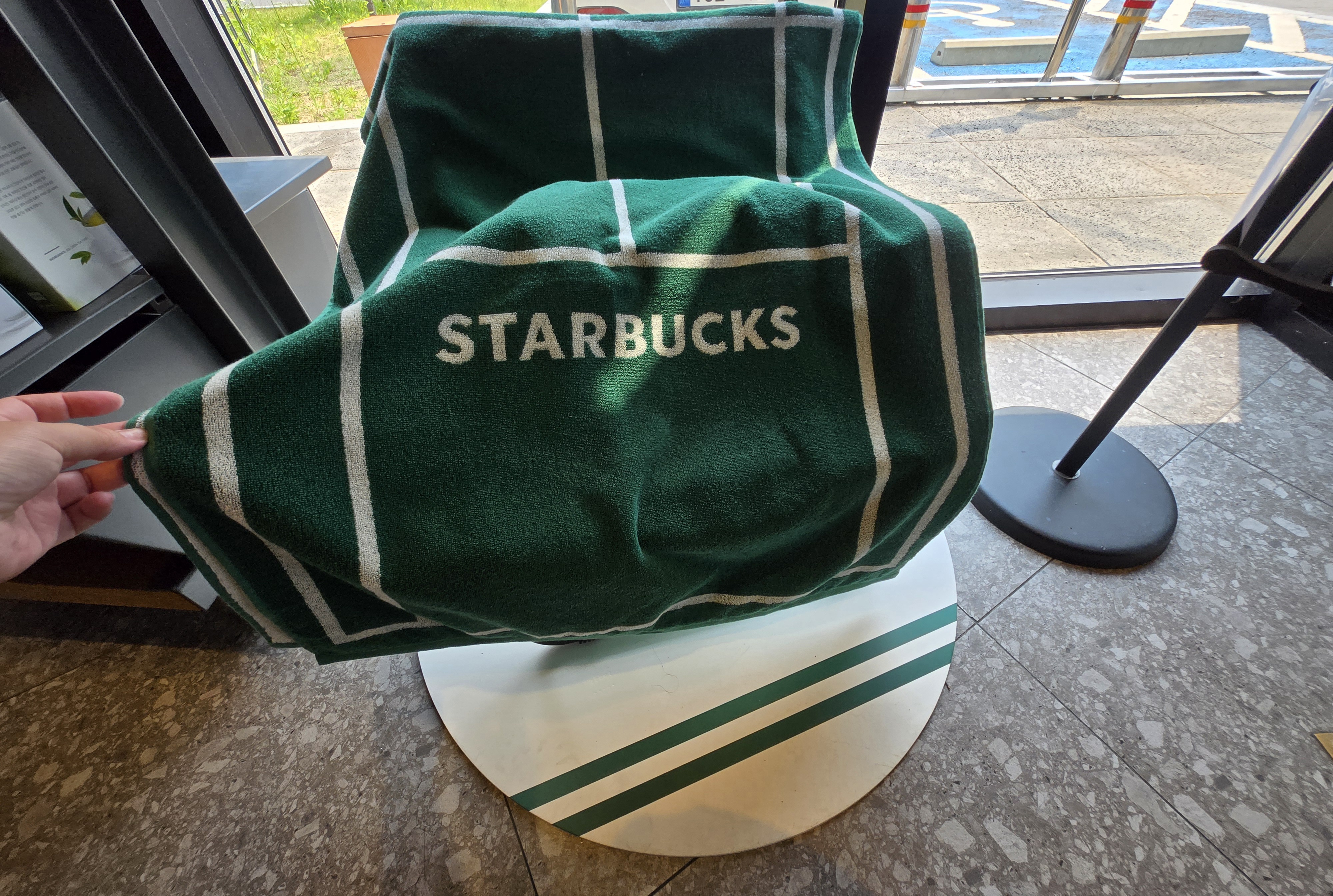 스타벅스 여름 e-Frequency 수건 녹색 (라코스테)