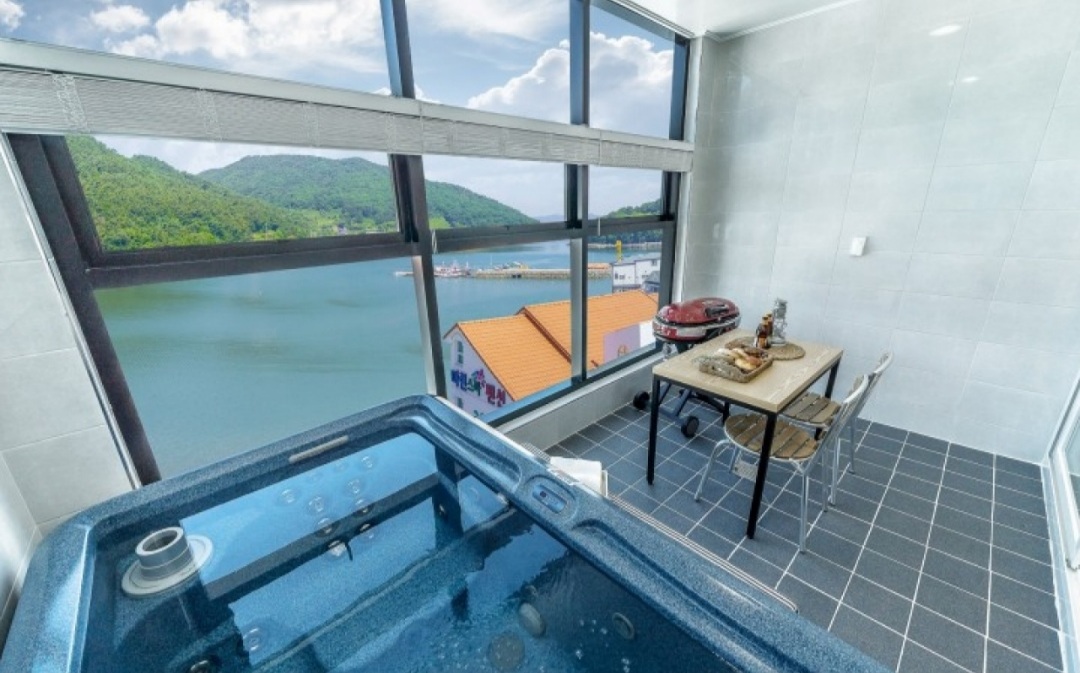 통영 스토리펜션 TS 301호 스파