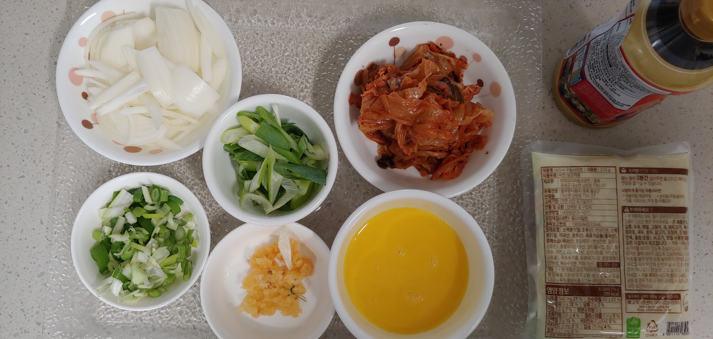 김치는 사진보다 더 준비하셔도 괜찮습니다.