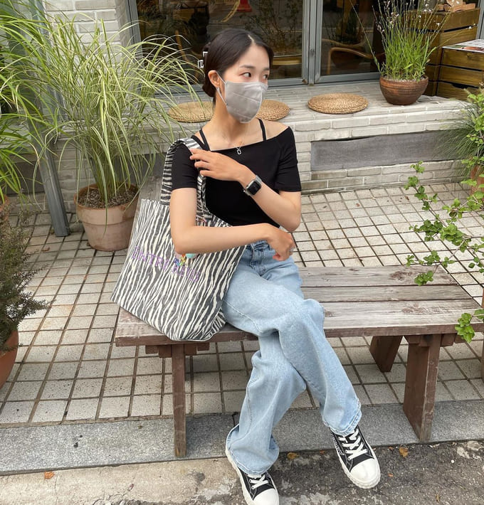 김혜윤 사복