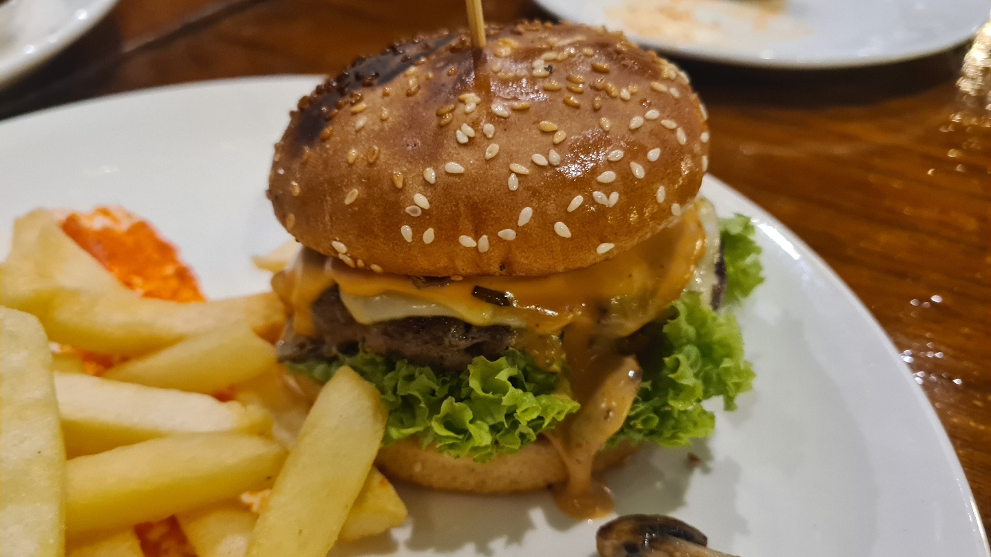 햄버거와 감자튀김