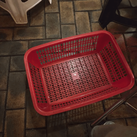 백수씨 심야식당 테이블 구성