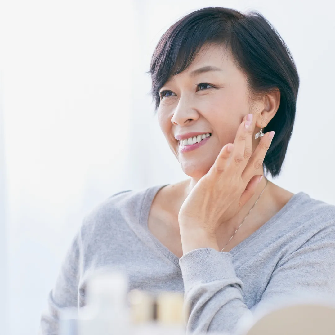 저속 노화 중년 여자 사진