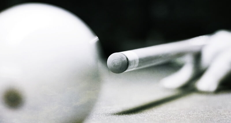 당구공을-치는-모습