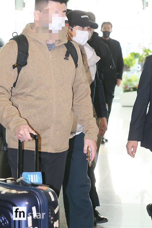 송중기공항패션