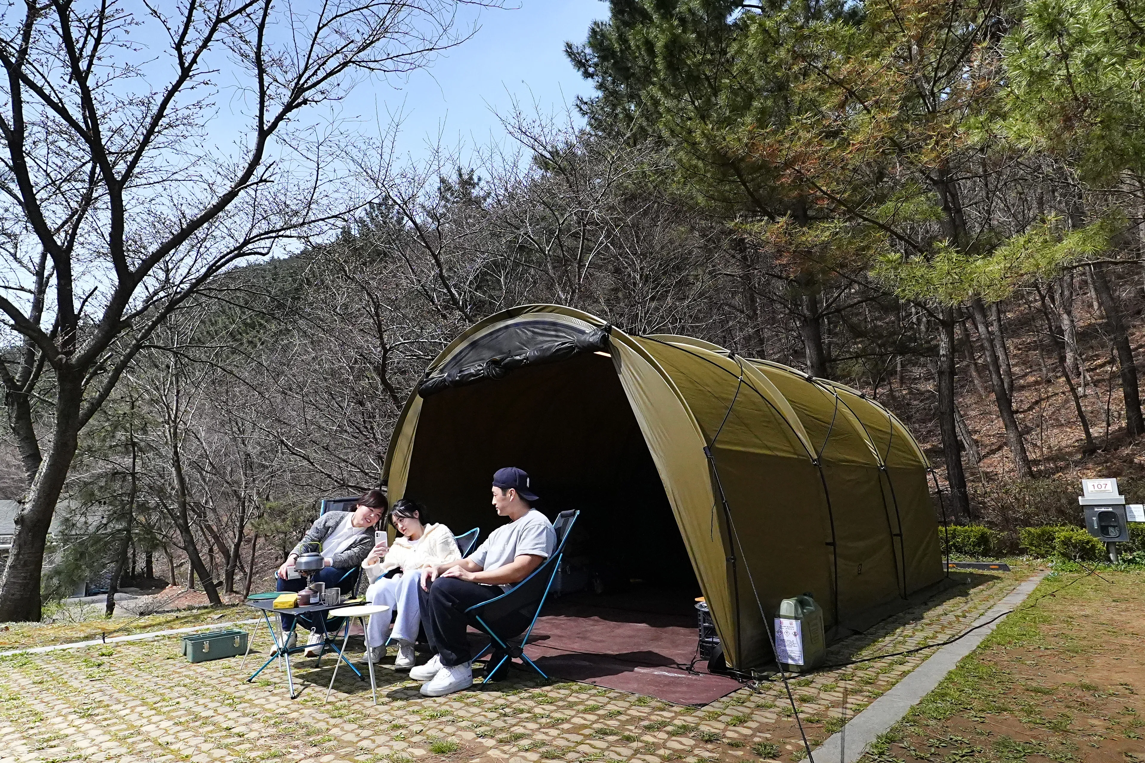 터널 텐트 바람 대비 팩다운 가이라인 요령으로 안정감 높이기_8
