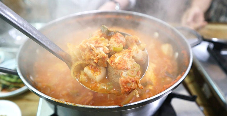 창경궁 김치찌개집, 은주정