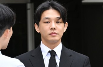 배우 유아인&amp;#44; 동성 성폭행 혐의로 입건