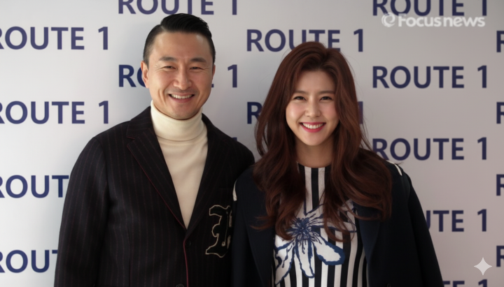 주영훈과 이윤미가 함께 웃고 있는 사진