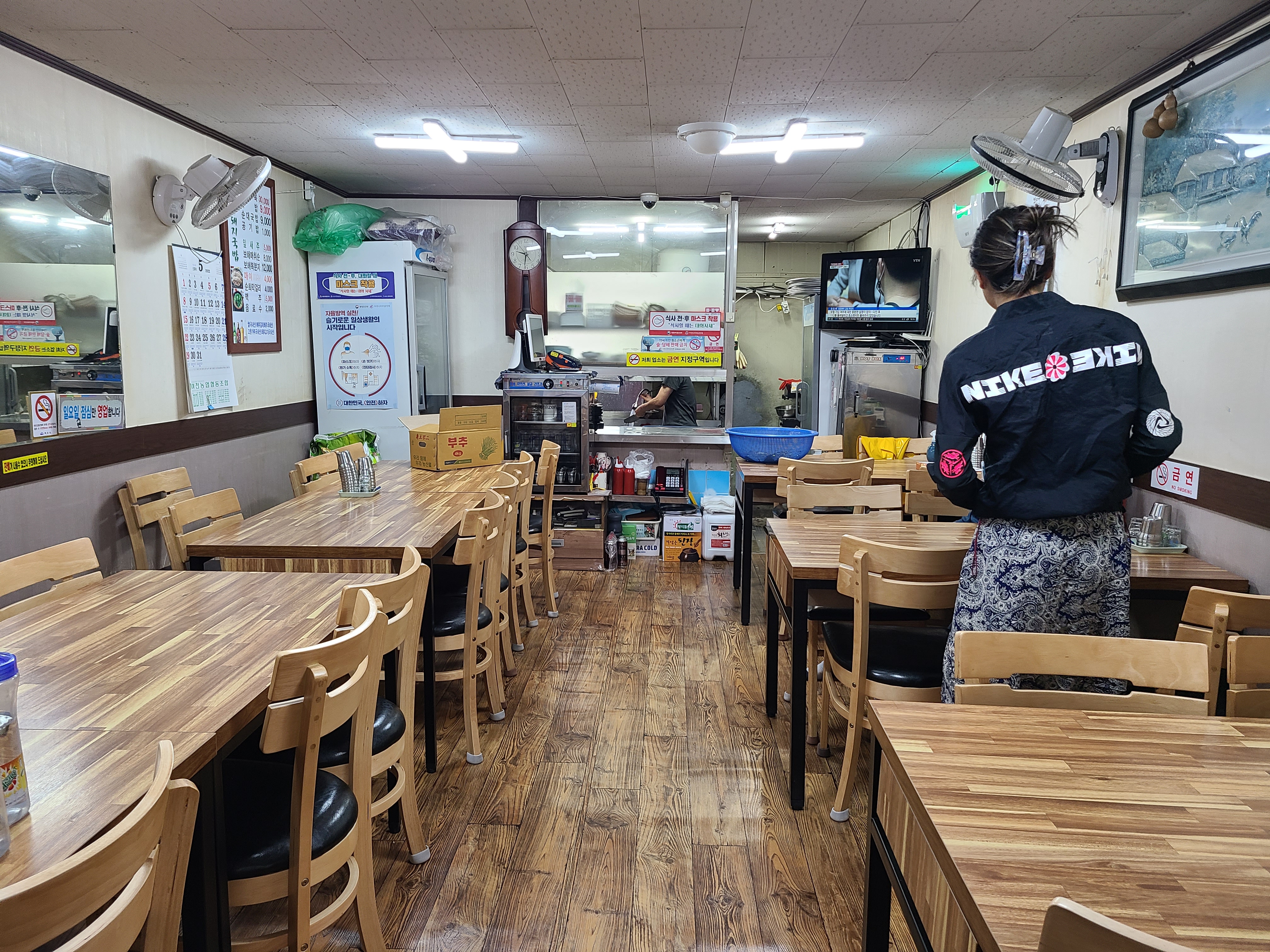 여수 현지인 맛집 신기동 토종 돼지국밥 내부