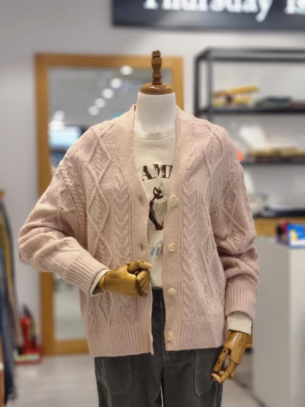 써스데이아일랜드 플라워 케이블 가디건 T218MCD237W