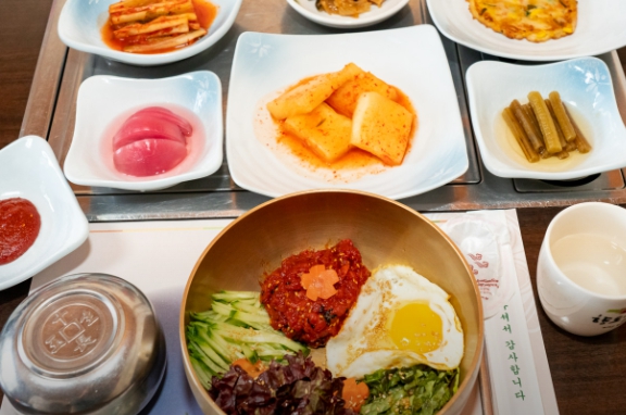tvn 남겨서뭐하게 부여 소고기 맛집 연잎밥, 암소한마리 코스요리 위치