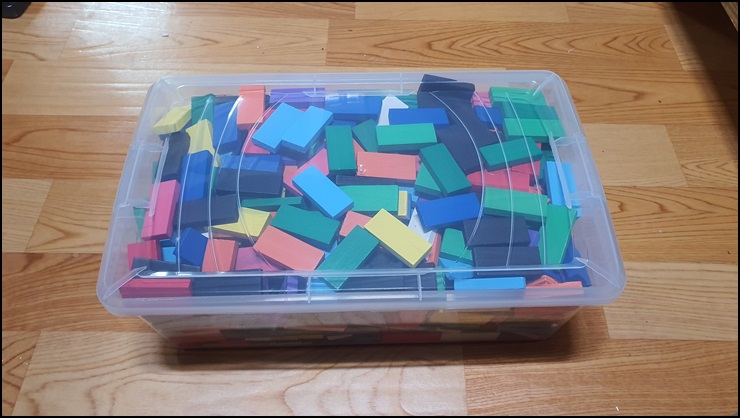 상자안의-도미노-블록들