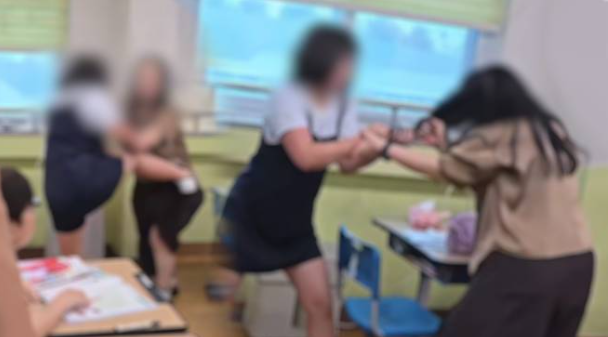 청주 교사 폭행 초등학생 담임교사 폭행 출석정지 