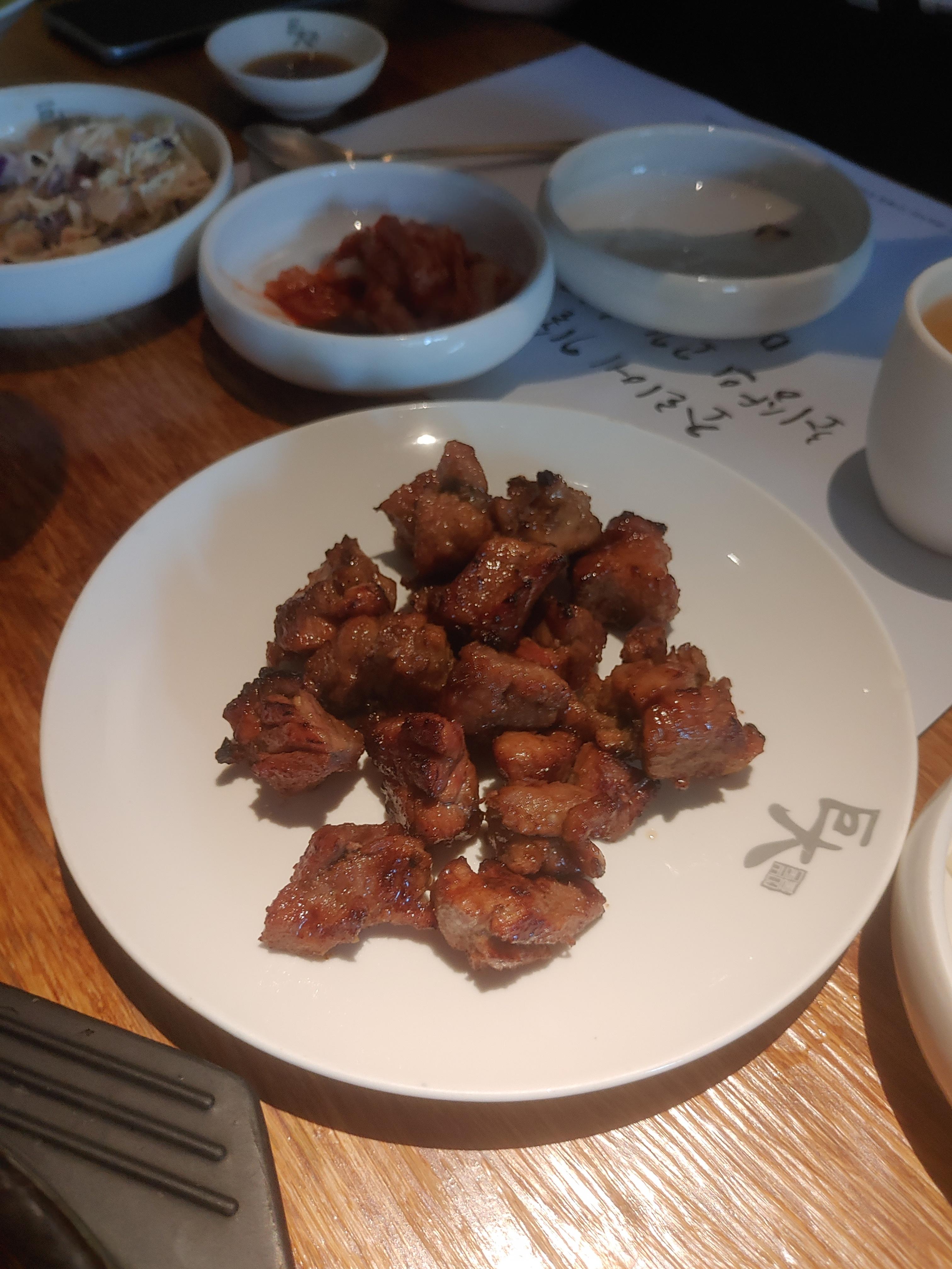 거대 숯불갈비 양념돼지갈비