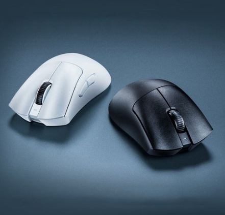 레이저 DeathAdder V3 Pro 마우스 모델 2개