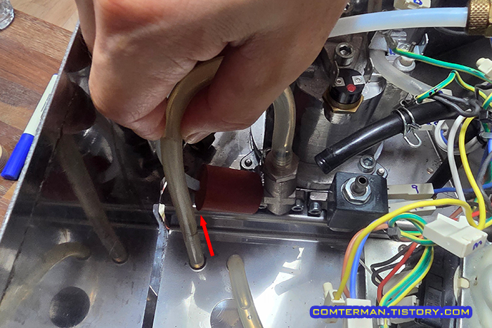 가찌아 클래식 물통 호스 탈거