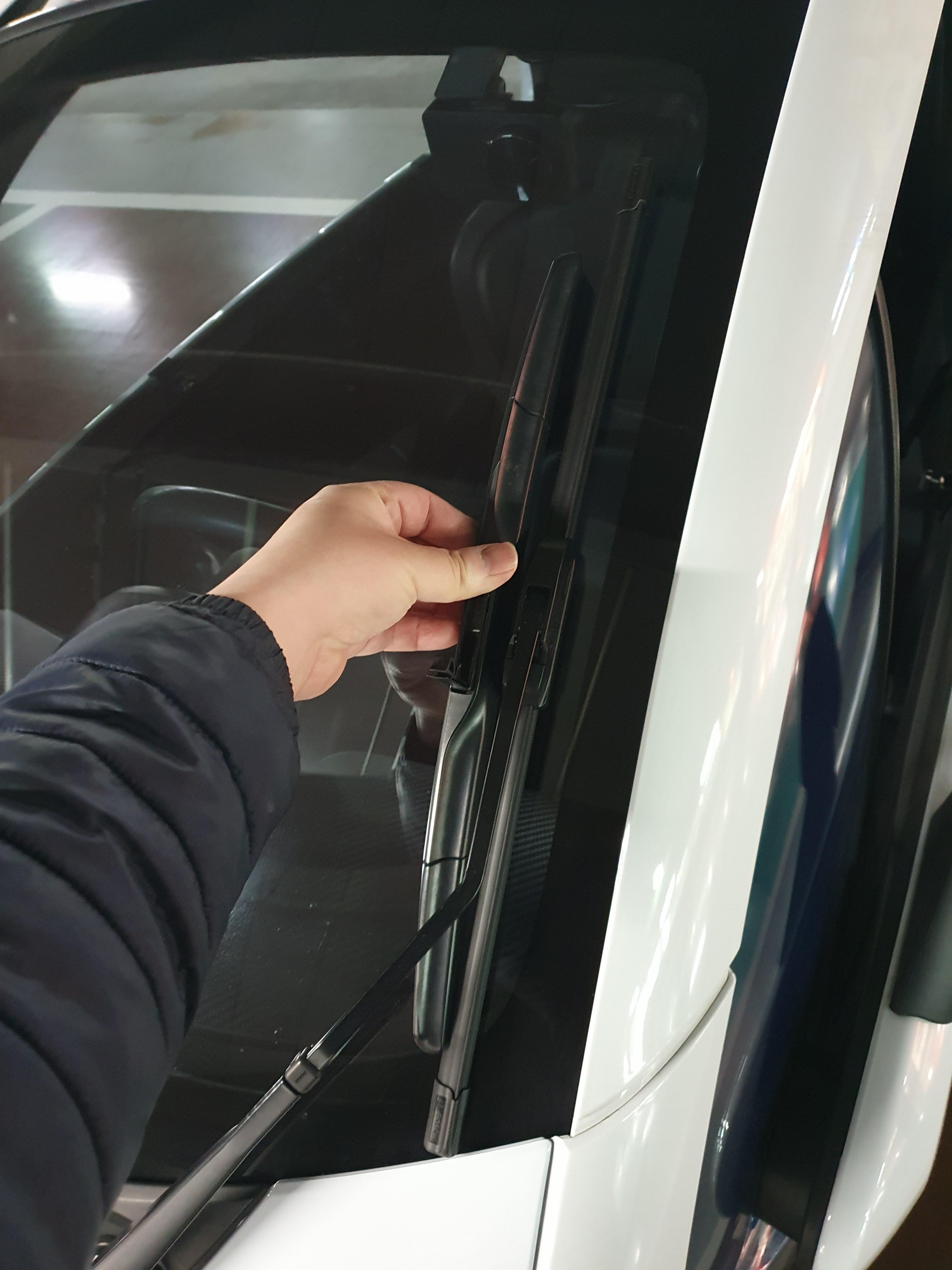 트위지는 최대 500MM 와이퍼 까지 사용가능함!