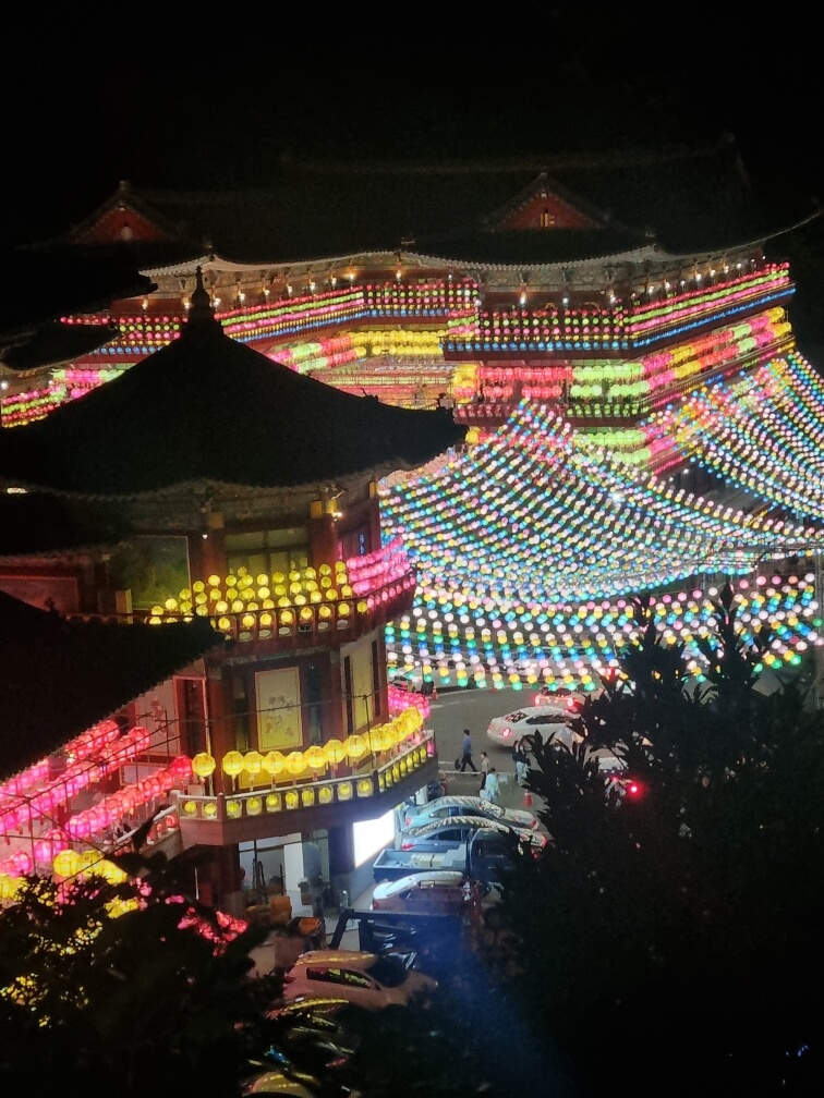 산책로에서 본 삼광사 풍경