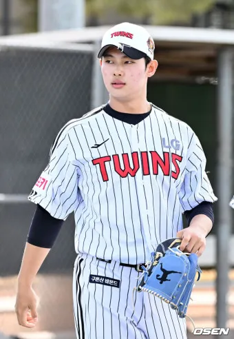 LG 신인 김영우 엘지 김영우 선수 전력 홈런 루키_22