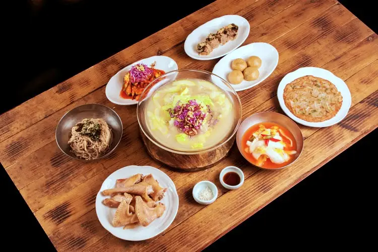 식객 허영만 백반기행 162회 신성우 편 새콤 시원한 초계탕, 초계닭무침, 막국수 동두천 소요산 노포 맛집 소개