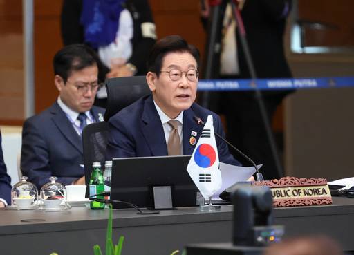 경주서 한미&middot;한중&middot;한일 회담 APEC 정상외교 릴레이 슈퍼위크