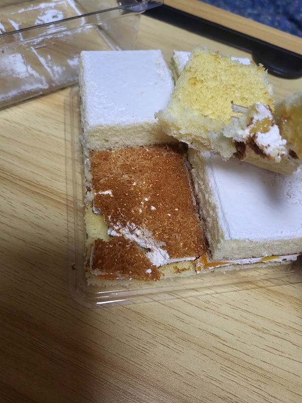 CU편의점 후르츠생크림케익