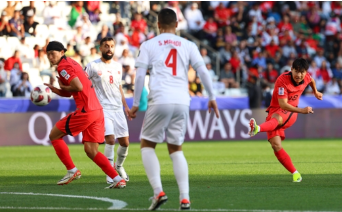 요르단전 슈팅하는 이강인