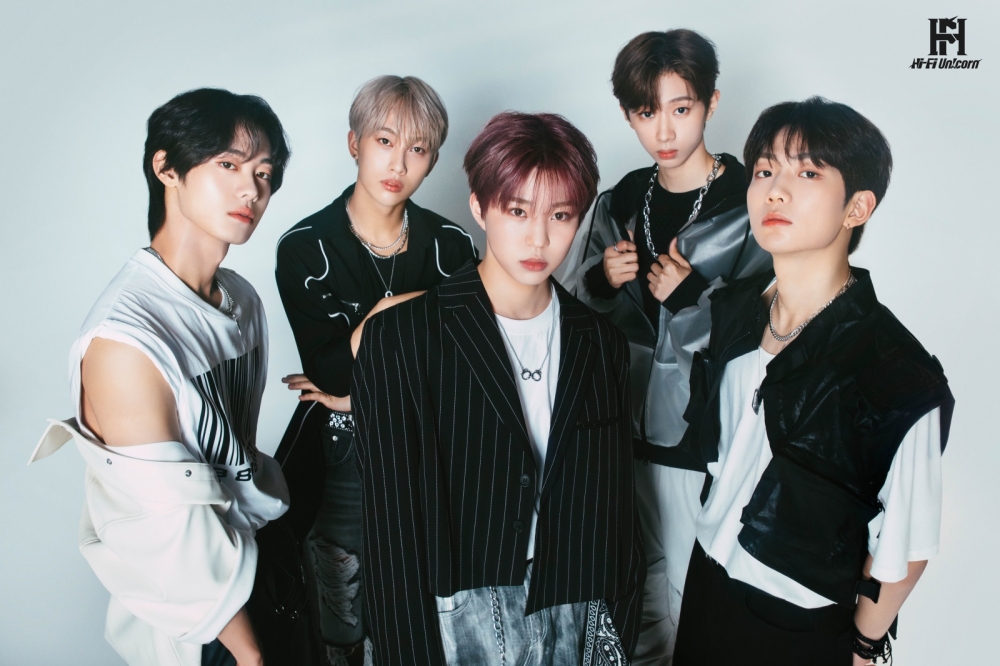 하이파이 유니콘(Hi-Fi Un!corn), FNC엔터테인먼트